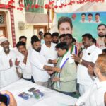 కడపలో వైఎస్సార్సీపీలోకి చేరికలు.. టీడీపీని వీడిన 120 కుటుంబాలు 120 TDP families join YSRCP in Kadapa