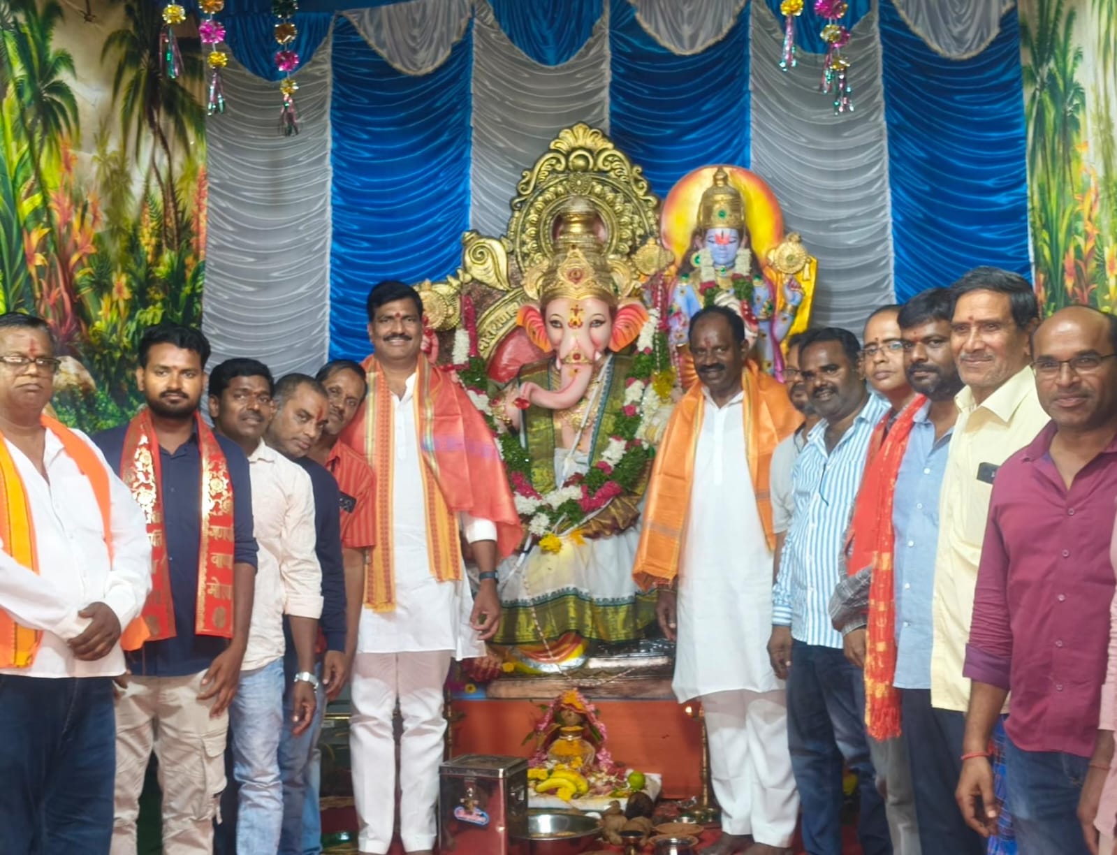 Sama Ranga Reddy and Moddu Lachireddy visit Vinayaka mandapams