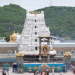 తిరుమలలో కొనసాగుతున్న భక్తుల రద్దీ.. దర్శనానికి 18 గంటల వరకు సమయం Heavy devotee rush at Tirumala with darshan waiting time of up to 18 hours