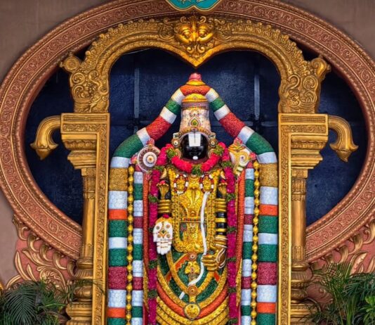 తిరుమలలో కొనసాగుతున్న భక్తుల రద్దీ.. Devotees during the ongoing rush at Tirumala