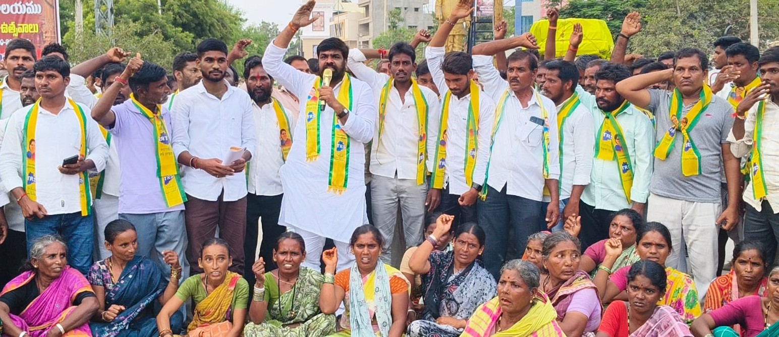 TRS Gadwal Constituency In-charge Gongalla Ranjith Kumar Demands a Comprehensive Investigation into Kurva Veeresh’s Death