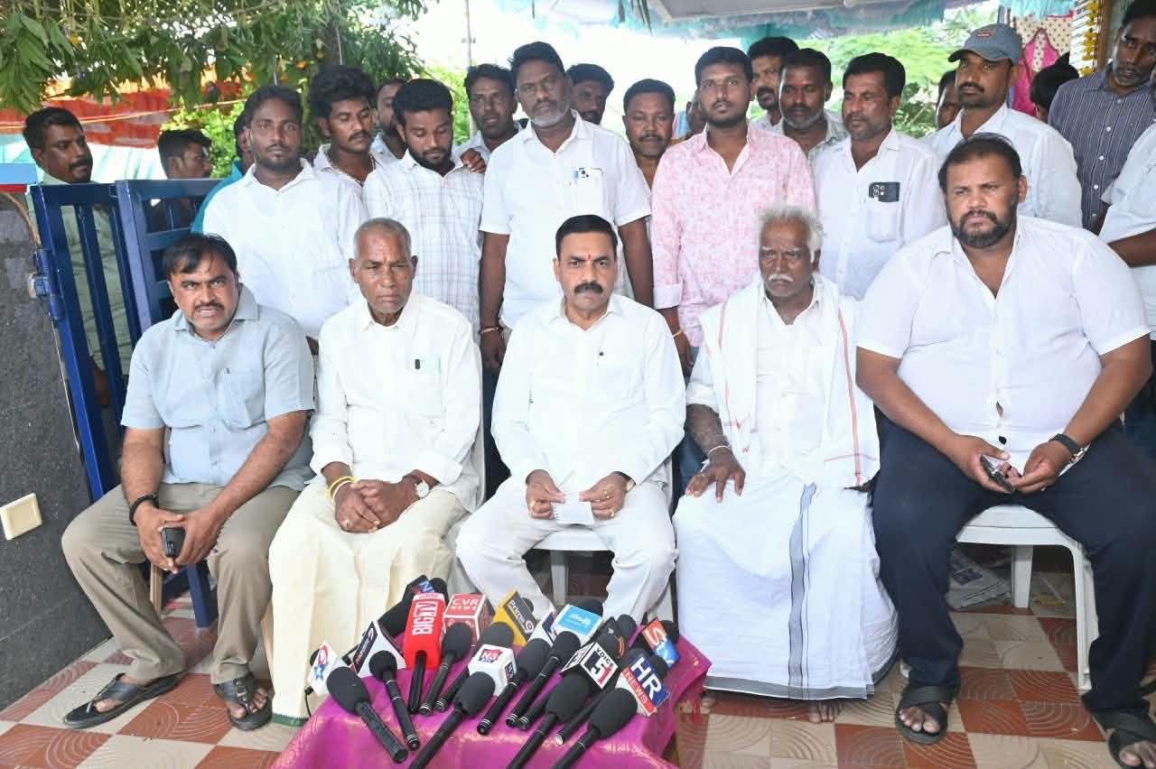 Former minister Kakani Govardhan Reddy during his visit to Podalakur in Nellore district