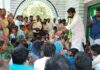 భారత్మాల రోడ్డు ప్రమాద బాధిత కుటుంబాలకు TRS పార్టీ ఆర్థిక సాయం TRS Gadwal constituency in-charge Gongalla Ranjith Kumar visits families affected by the Bharatmala road accident in Induvasi village